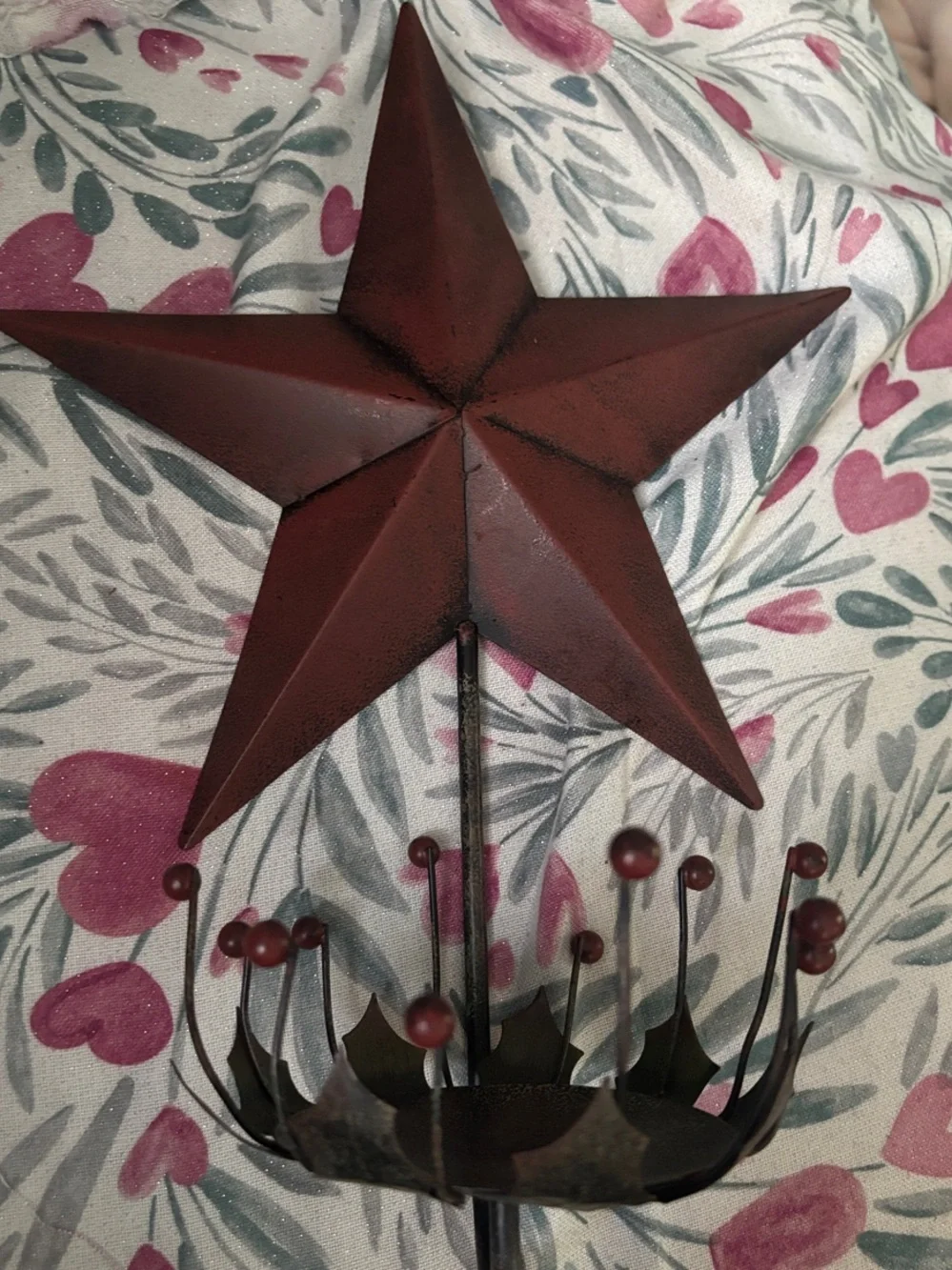 Rustic Red Metal Star Wall Decor